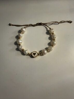 Pearl and Gold Heart Bead Adjustable Bracelet - White